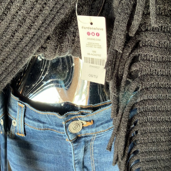 Ardene black poncho - Picture 4 of 4